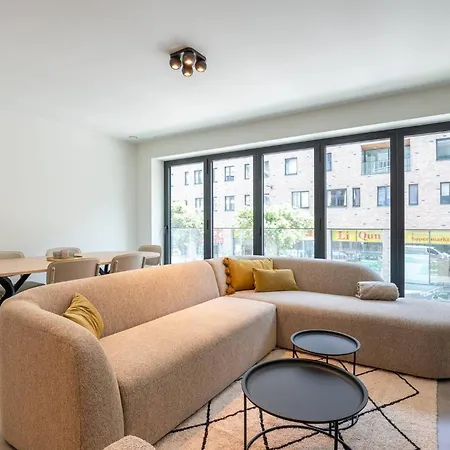 Brand New In The Centre Near The 公寓