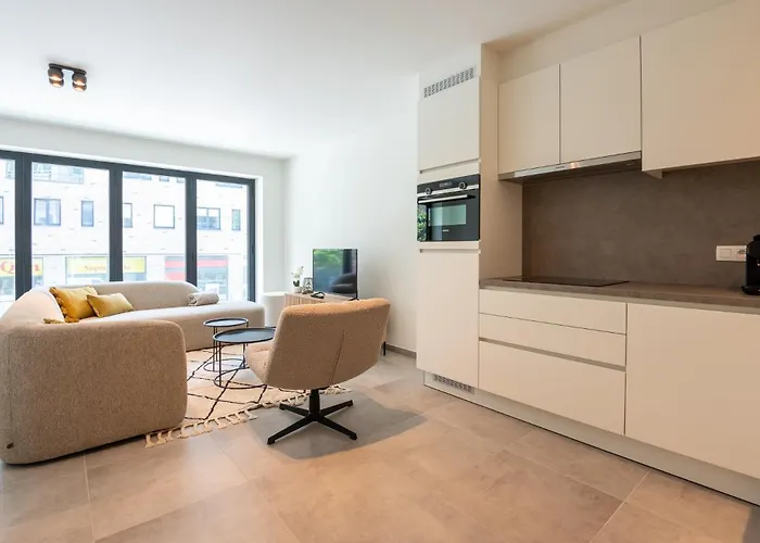 Brand New In The Centre Near The アパート