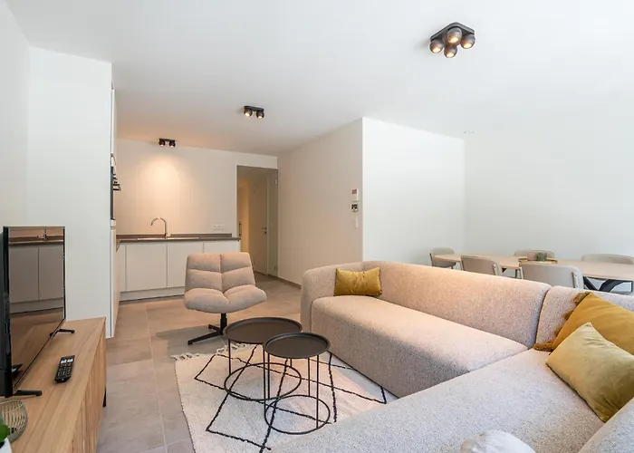 Brand New In The Centre Near The アパート