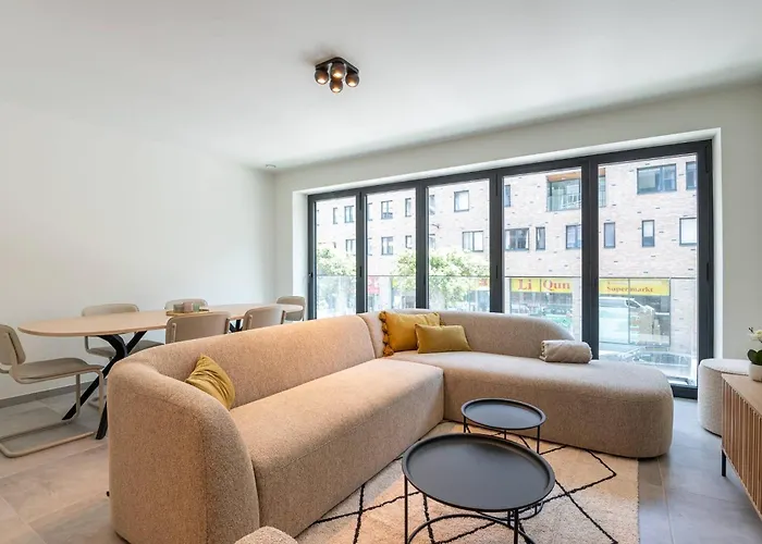 Brand New In The Centre Near The アパート