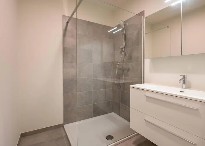 Brand New In The Centre Near The 公寓 *